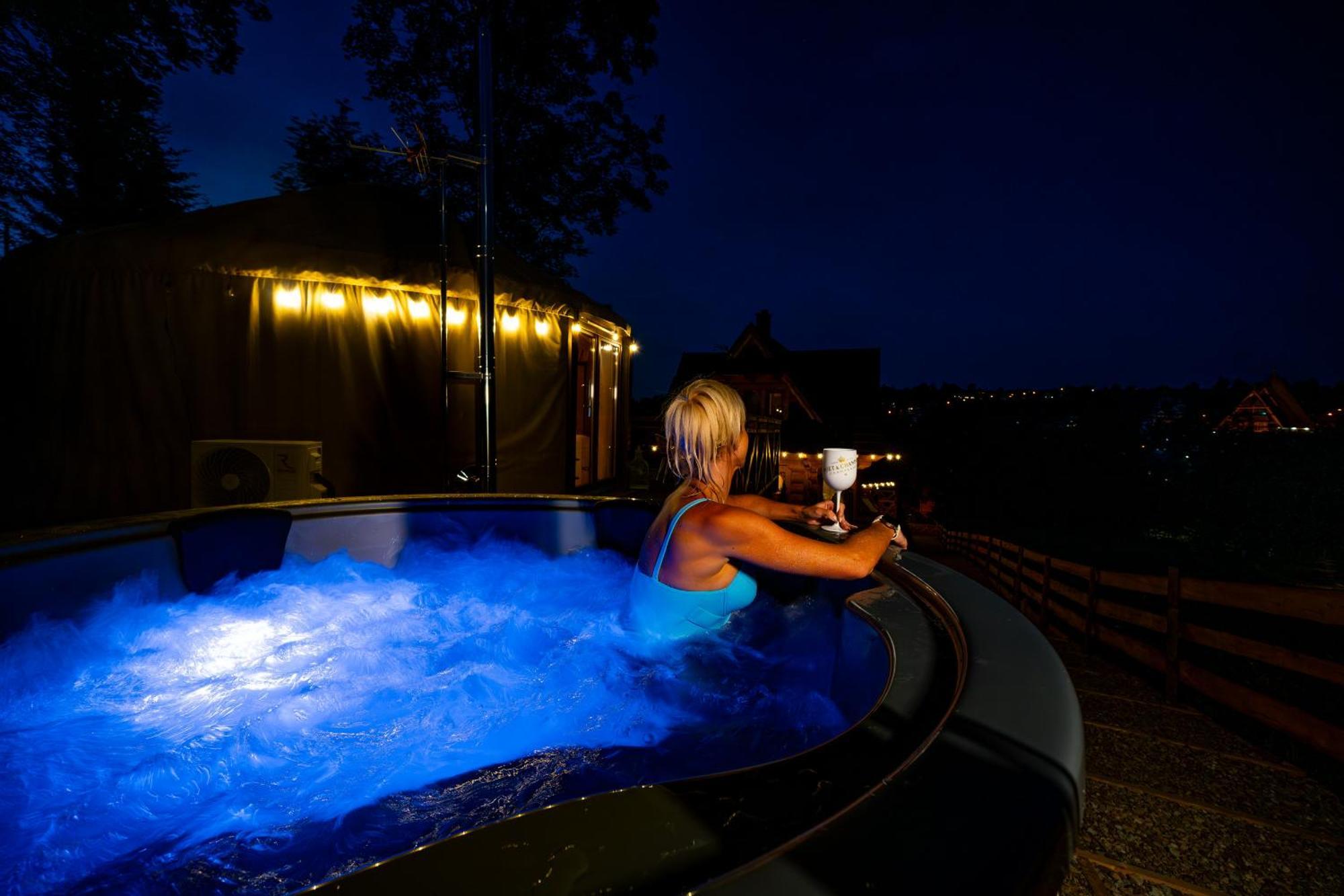 Jurta Na Wypasie - Luksusowy Namiot Z Widokiem Na Gory - Jacuzzi, Sauna, Split Ac, Private, Star View Zakopane Eksteriør bilde